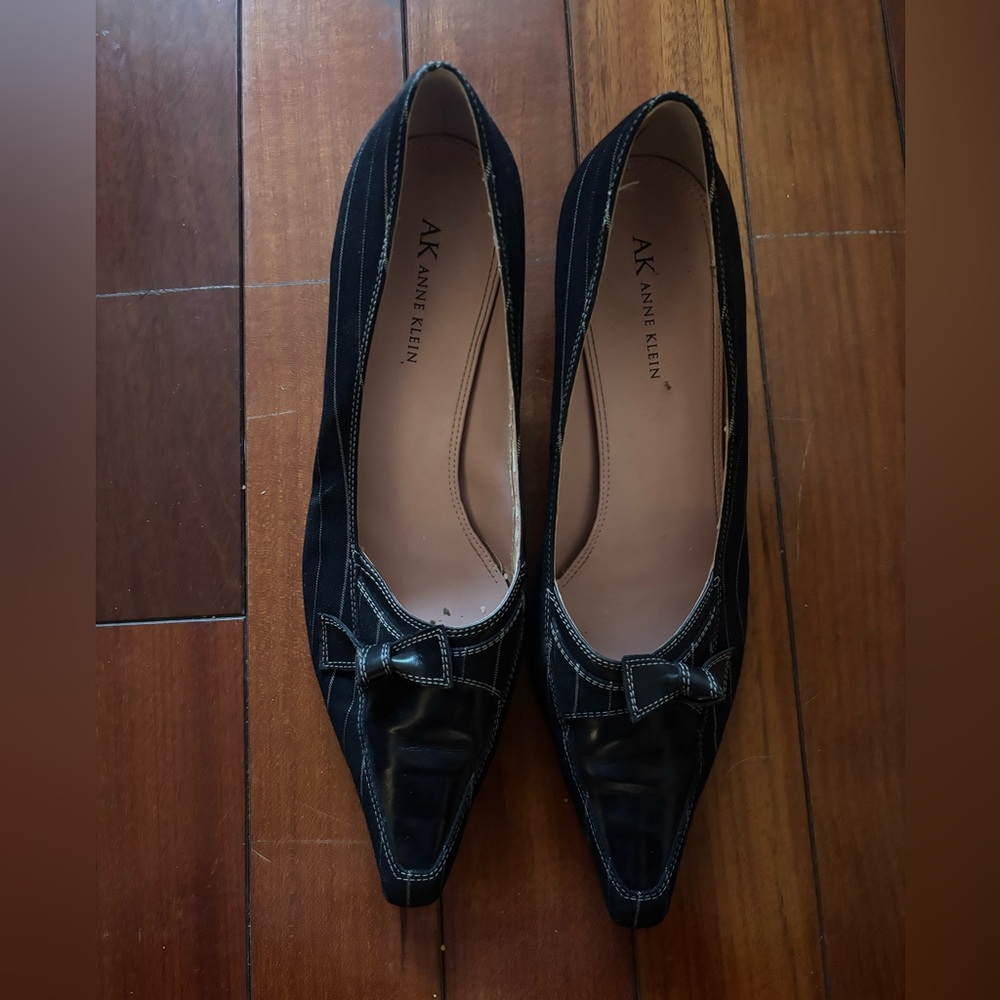Anne Klein Black Bow Flats